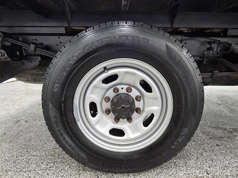 Used 2010 Ford F250 XL AWD/4WD image 27