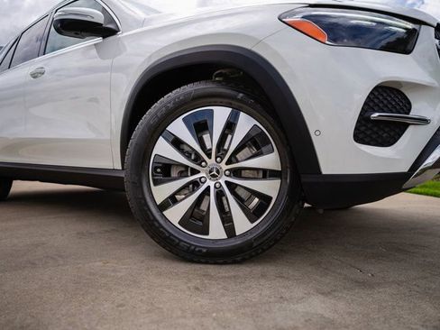 Certified 2025 Mercedes-Benz GLE 350 4MATIC image 3