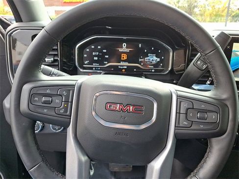 Used 2025 GMC Sierra 1500 SLT image 19