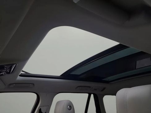 Used 2017 Land Rover Range Rover Supercharged image 9