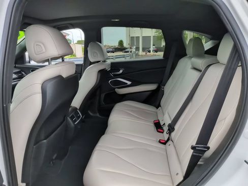 Used 2025 Acura RDX SH-AWD image 12