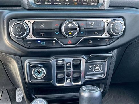 Used 2023 Jeep Wrangler Unlimited Sahara image 16