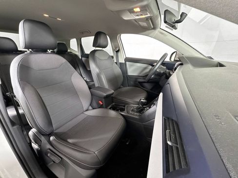Used 2022 Volkswagen Taos SE FWD image 27