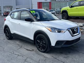 Used 2020 Nissan Kicks SV video 1