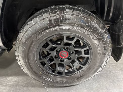 Used 2022 Toyota 4Runner TRD Off-Road Premium w/ TRD Black Wheel Package (TMS) AWD/4WD image 12