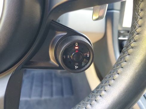 Used 2018 Porsche 911 Carrera GTS RWD image 25