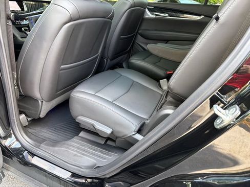 Used 2024 Cadillac XT6 Premium Luxury w/ LPO, Floor Liner Package AWD/4WD image 21