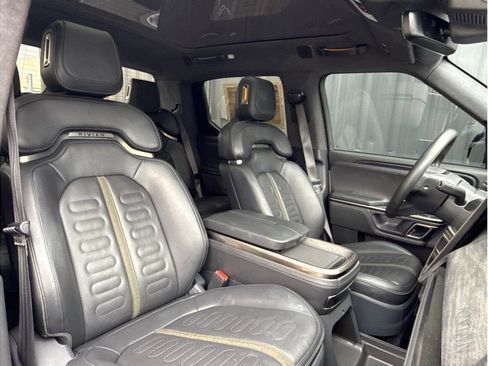 Used 2022 Rivian R1T Launch Edition image 22