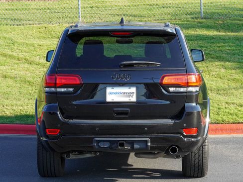 Used 2019 Jeep Grand Cherokee Altitude AWD/4WD image 8
