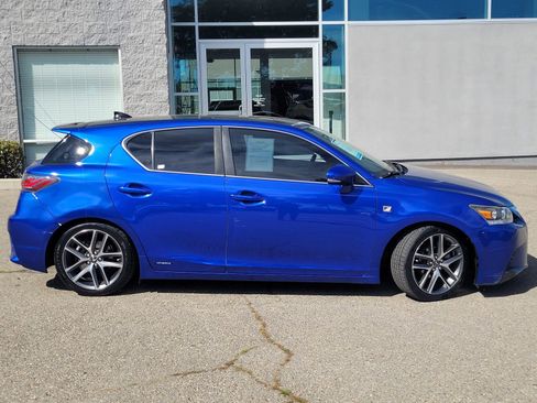 Used 2015 Lexus CT 200h w/ Navigation Package image 3
