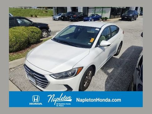Used 2017 Hyundai Elantra SE FWD image 1