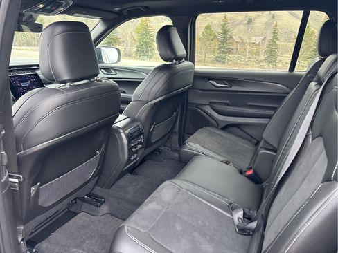 New 2025 Jeep Grand Cherokee L Altitude image 10