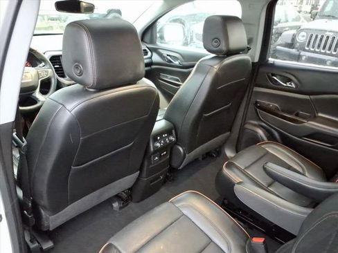 Used 2023 GMC Acadia AT4 w/ Technology Package image 15