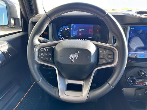 Used 2024 Ford Bronco Badlands image 9