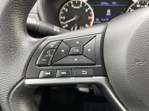 Used 2024 Nissan Altima 2.5 SV image 17