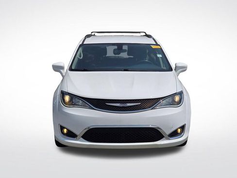 Used 2020 Chrysler Pacifica Touring-L FWD image 12