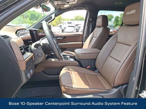 Used 2025 Chevrolet Tahoe High Country AWD/4WD image 2