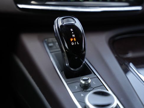 Certified 2022 Cadillac Escalade Sport Platinum w/ Heavy-Duty Trailer Package AWD/4WD image 13