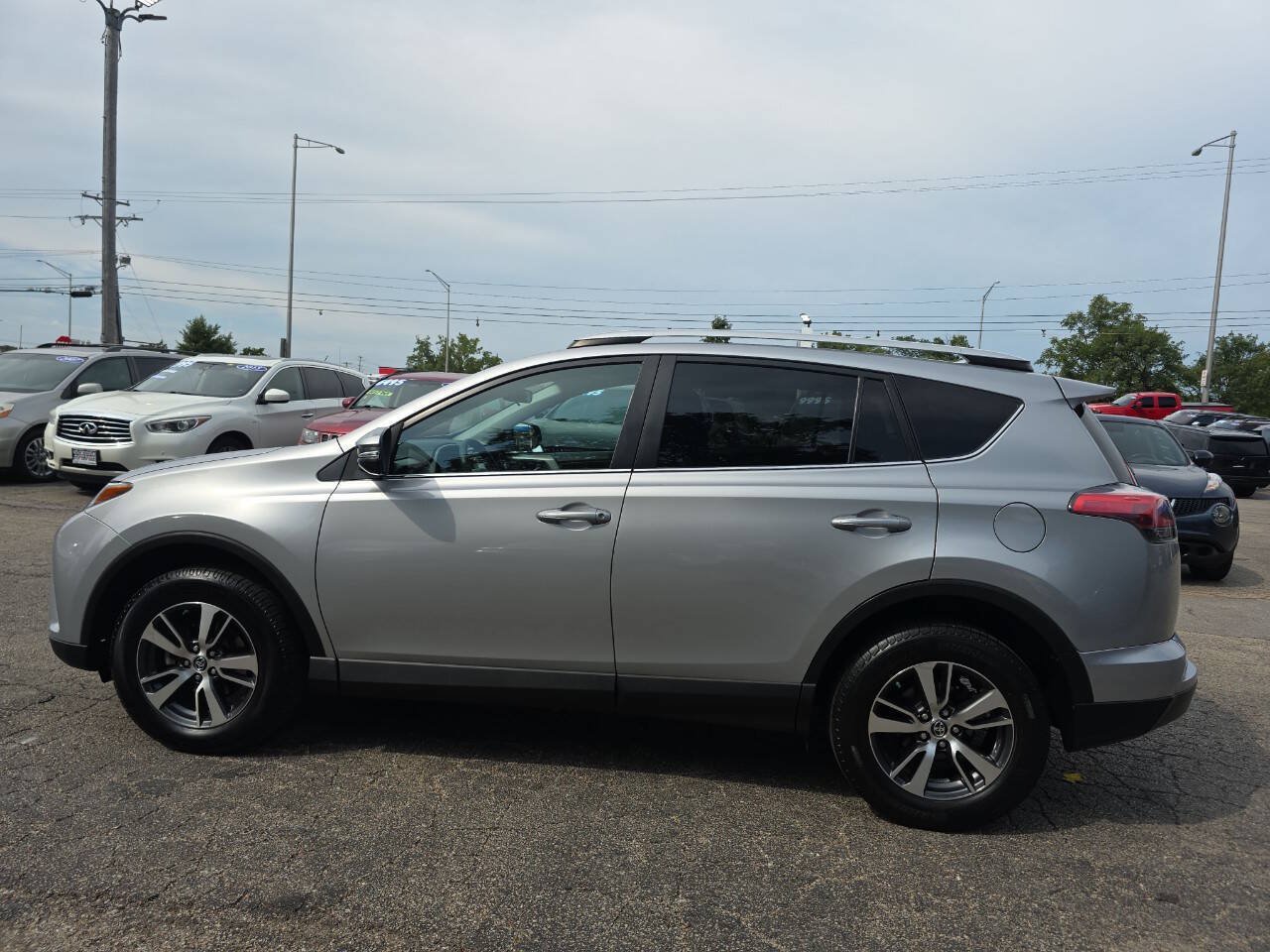 Used 2016 Toyota RAV4 XLE AWD/4WD image 3
