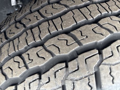 Certified 2024 Chevrolet Colorado Trail Boss w/ Technology Package image 12