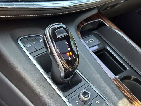 Used 2023 Cadillac Escalade ESV Premium Luxury image 18