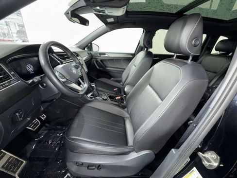 Used 2023 Volkswagen Tiguan SE R-Line AWD/4WD image 13