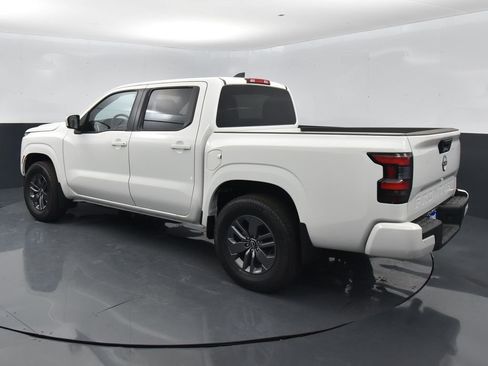 Certified 2025 Nissan Frontier SV image 18
