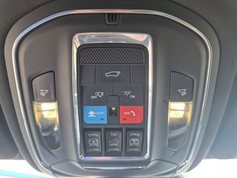 Used 2024 Jeep Grand Cherokee L Limited w/ Luxury Tech Group II AWD/4WD image 25