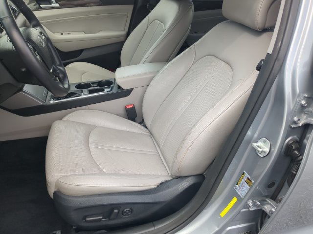 Used 2015 Hyundai Sonata Limited w/ Option Group 05 FWD image 22