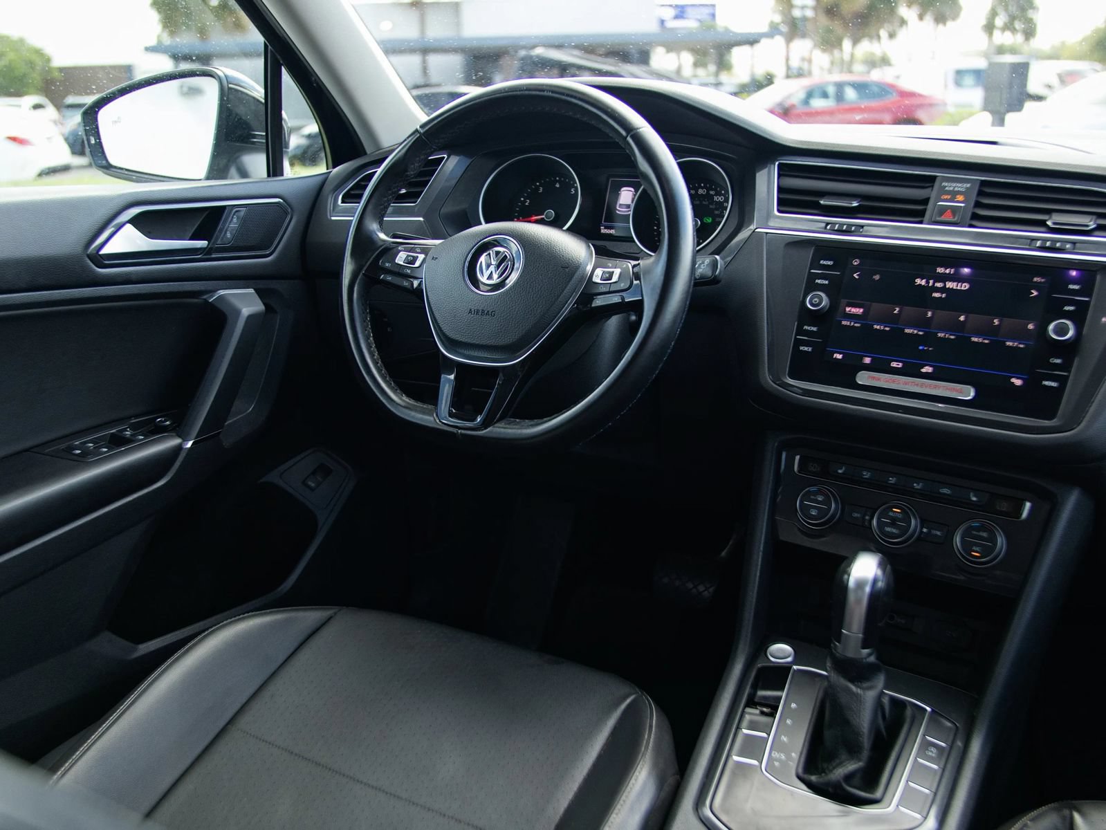 Used 2018 Volkswagen Tiguan SEL FWD image 30