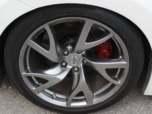 Used 2016 Nissan 370Z Coupe RWD image 13