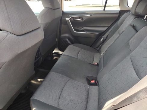 Used 2021 Toyota RAV4 XLE FWD image 17