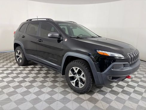 Used 2017 Jeep Cherokee Trailhawk w/ Trailer Tow Group AWD/4WD image 1