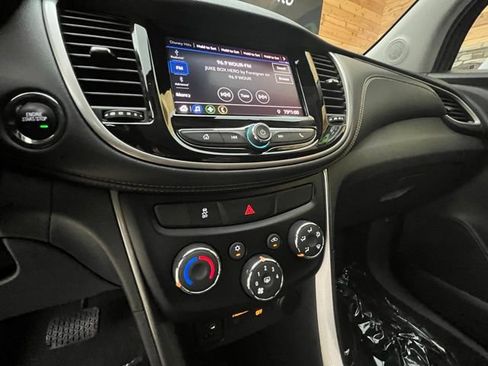 Used 2020 Chevrolet Trax LT w/ LT Convenience Package AWD/4WD image 20