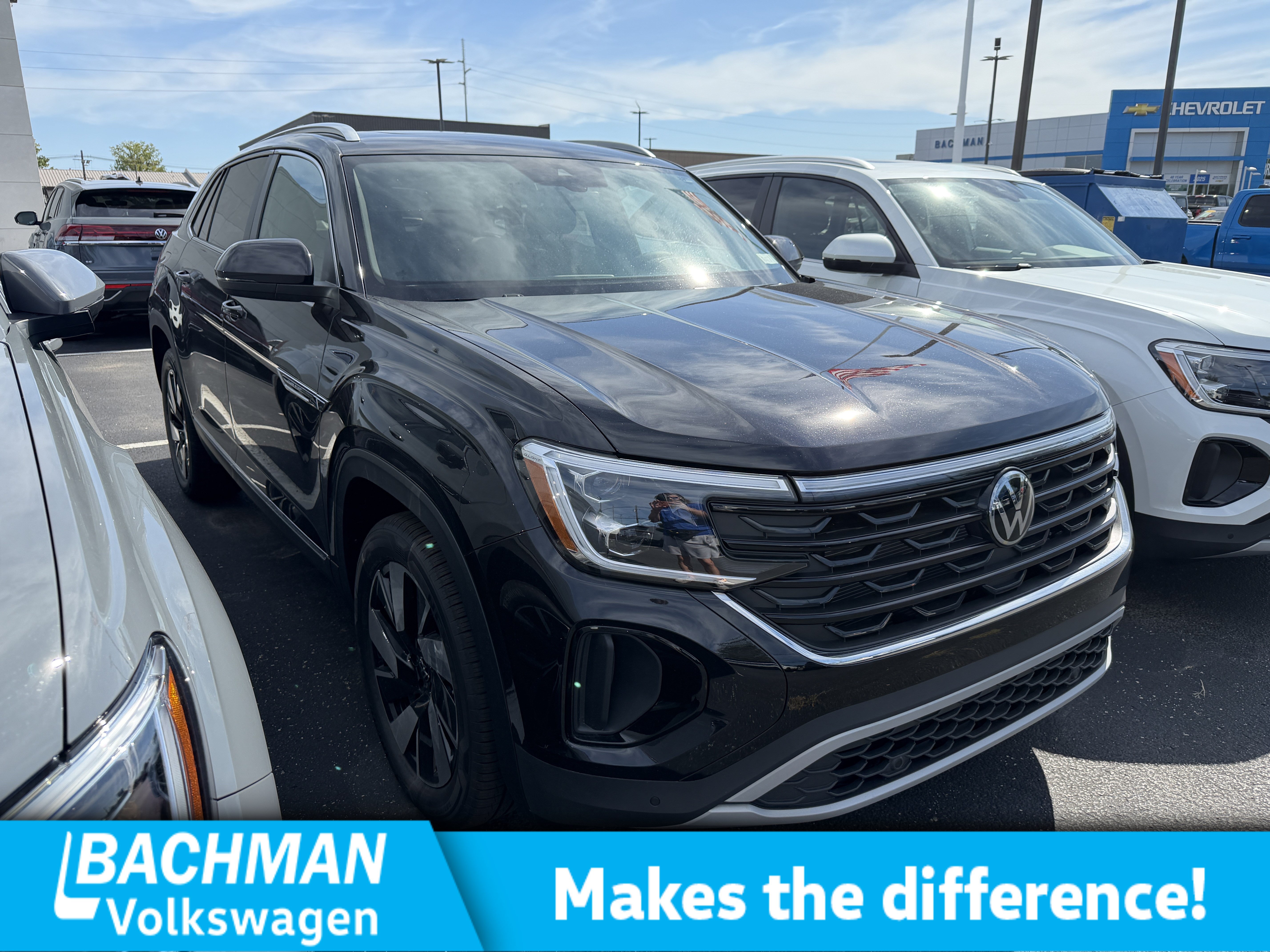 New 2026 Volkswagen Atlas Cross Sport SEL AWD/4WD image 1
