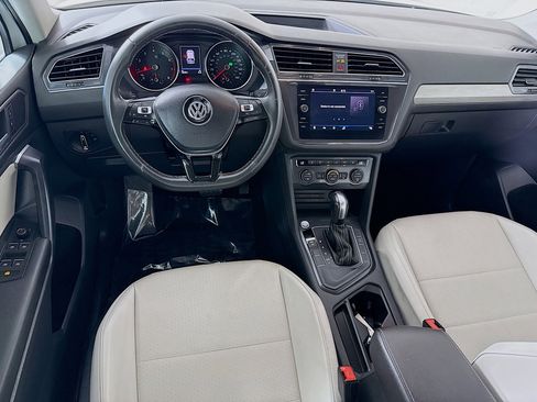 Used 2021 Volkswagen Tiguan SE FWD image 17