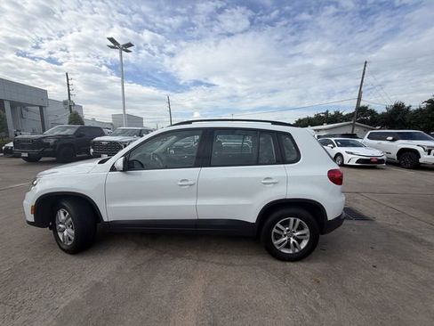 Used 2016 Volkswagen Tiguan S FWD image 8