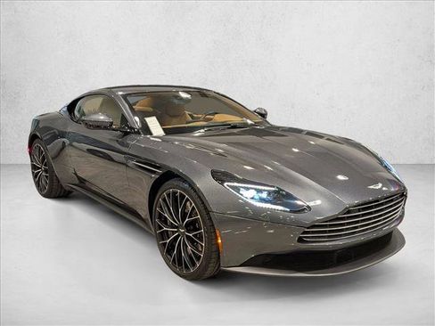 Used 2023 Aston Martin DB11 Coupe image 3