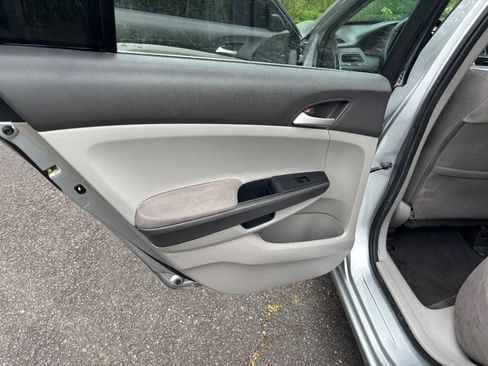 Used 2010 Honda Accord LX image 16