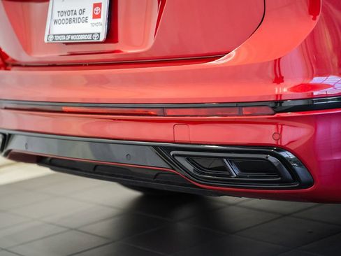 Used 2024 Volkswagen Tiguan SE R-Line AWD/4WD image 9