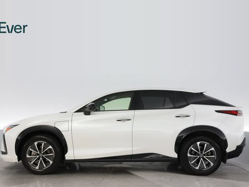 Used 2024 Lexus RZ 450e Premium w/ Accessory Package (Z1) AWD/4WD image 15