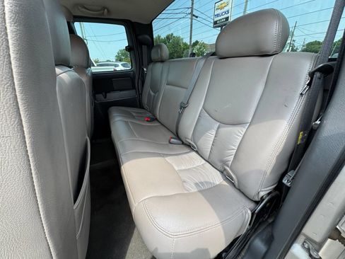Used 2006 Chevrolet Silverado 1500 LT w/ Onstar Plus Package RWD image 23