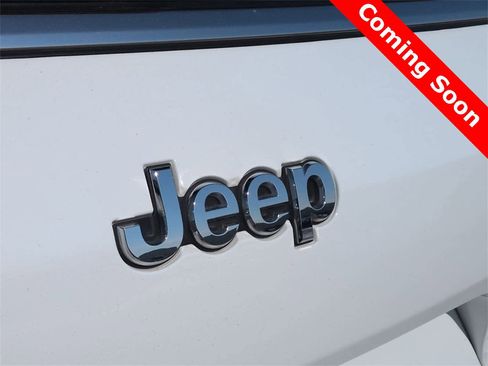 Used 2022 Jeep Grand Cherokee L Limited image 11