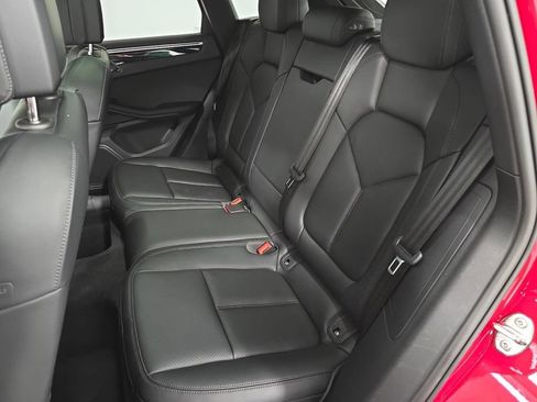 Certified 2025 Porsche Macan AWD/4WD image 27