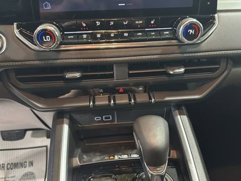 Used 2026 Chevrolet Colorado LT w/ LT Convenience Package image 32