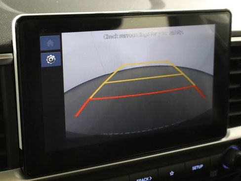 Used 2025 Hyundai Venue SE FWD image 31
