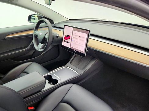 Used 2023 Tesla Model 3 Standard Range image 29