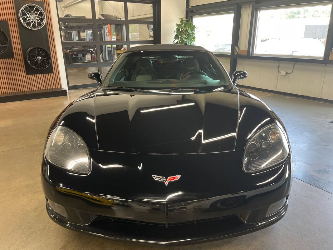 Used 2007 Chevrolet Corvette Coupe w/ Preferred Equipment Group RWD image 25