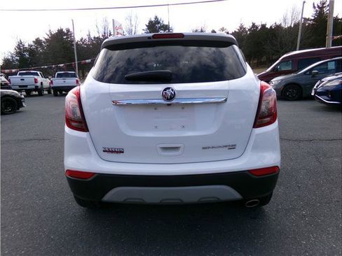 Used 2021 Buick Encore Preferred image 11