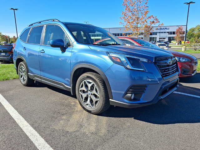 Used 2022 Subaru Forester Premium AWD/4WD image 1